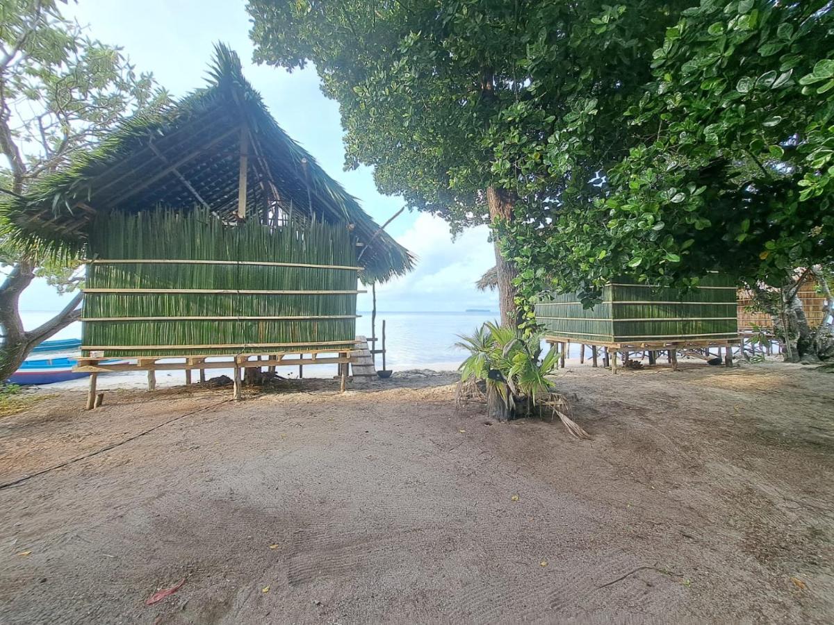 Coco Huts Guest House Waisai Kültér fotó